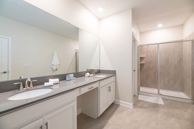 Building Photo - 1093 Leader St