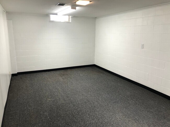 Building Photo - 243 Orchard Ct