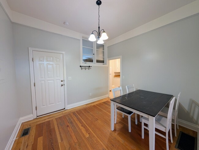 Building Photo - 14 S State St