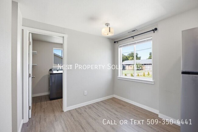 Building Photo - 912 S Alderwood Dr