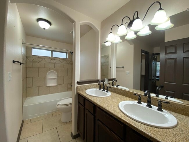 Building Photo - 7700 Oak Landing Drive