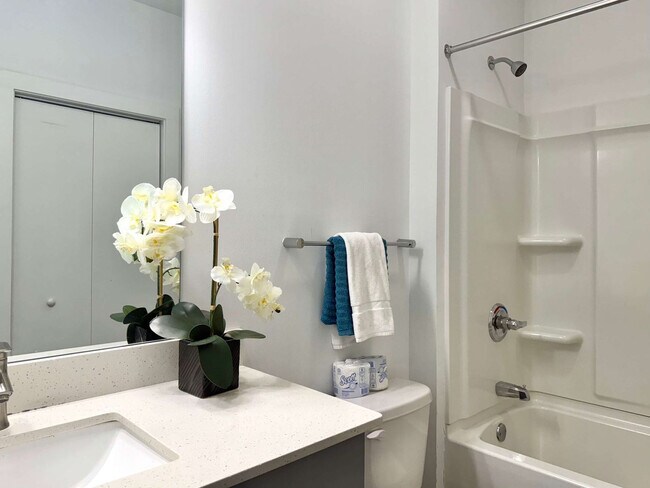 Building Photo - 542 Boulevard NE