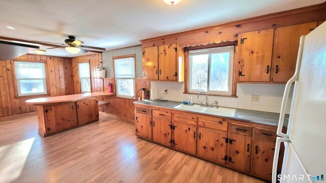 Building Photo - 32 Post St