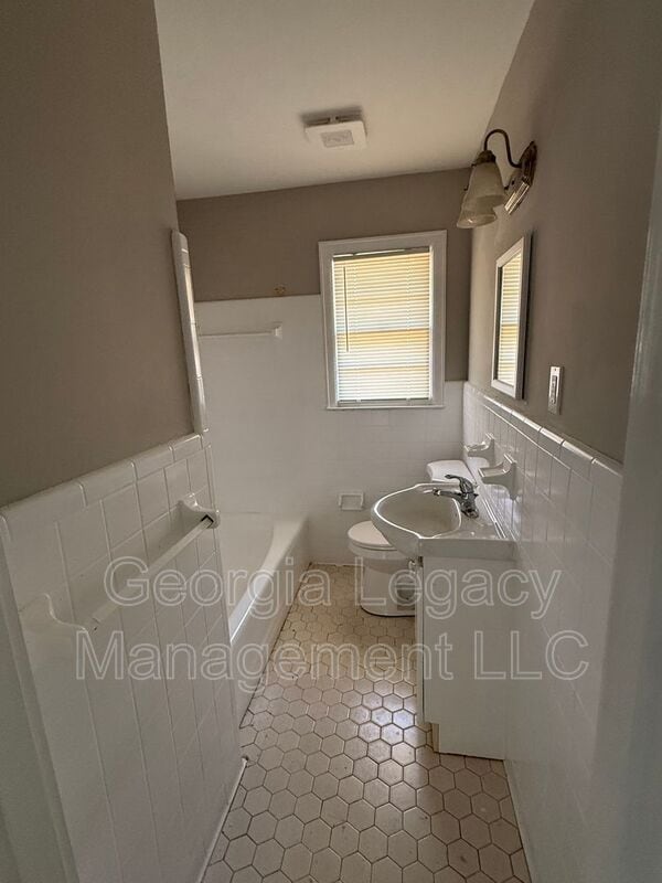 Building Photo - 468 Taylor St