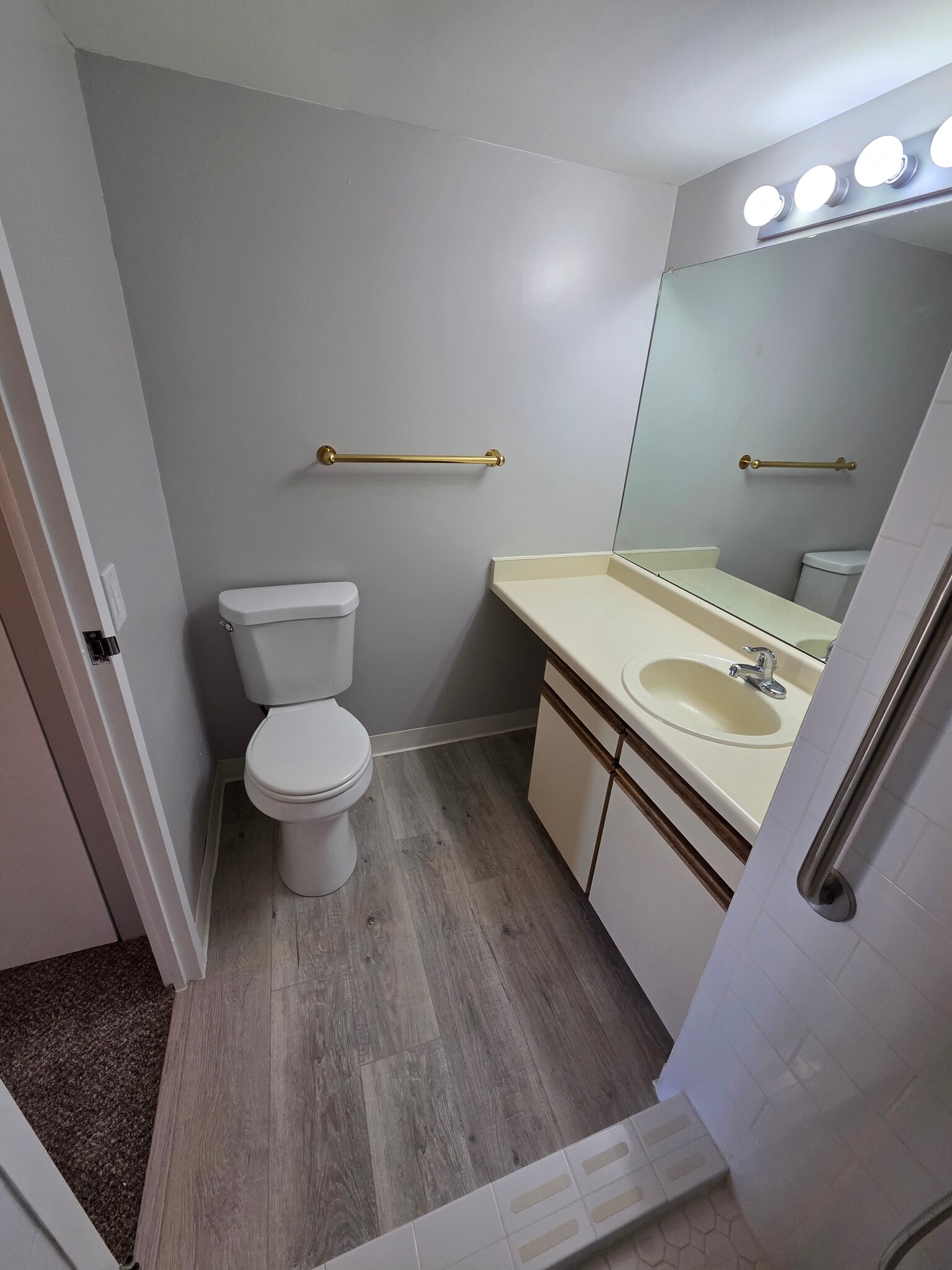 Hall bathroom - 7801 W 35th Ave