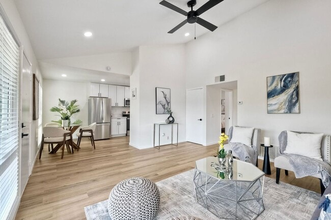 Building Photo - Charming Remodeled 2-Bed / 1.5-Bath Condo ...