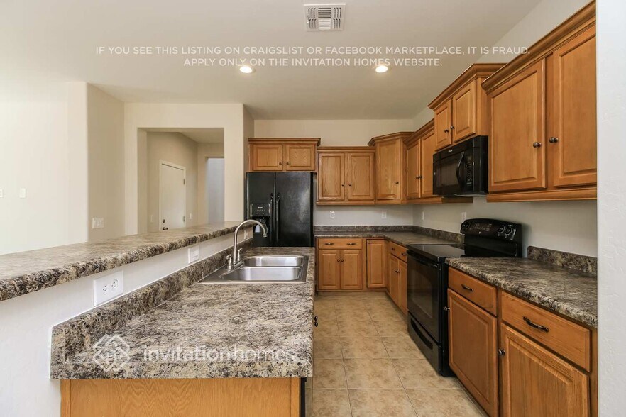 Building Photo - 4160 E Woodside Ct