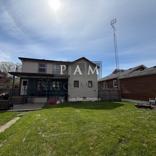 Building Photo - 4730 5th Ave