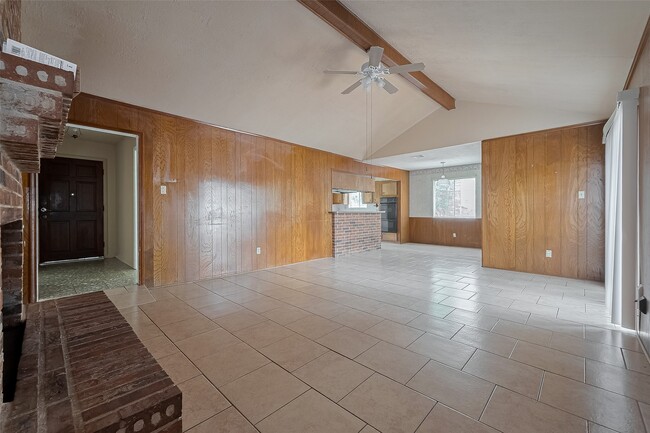 Building Photo - 9126 Willow Meadow Dr