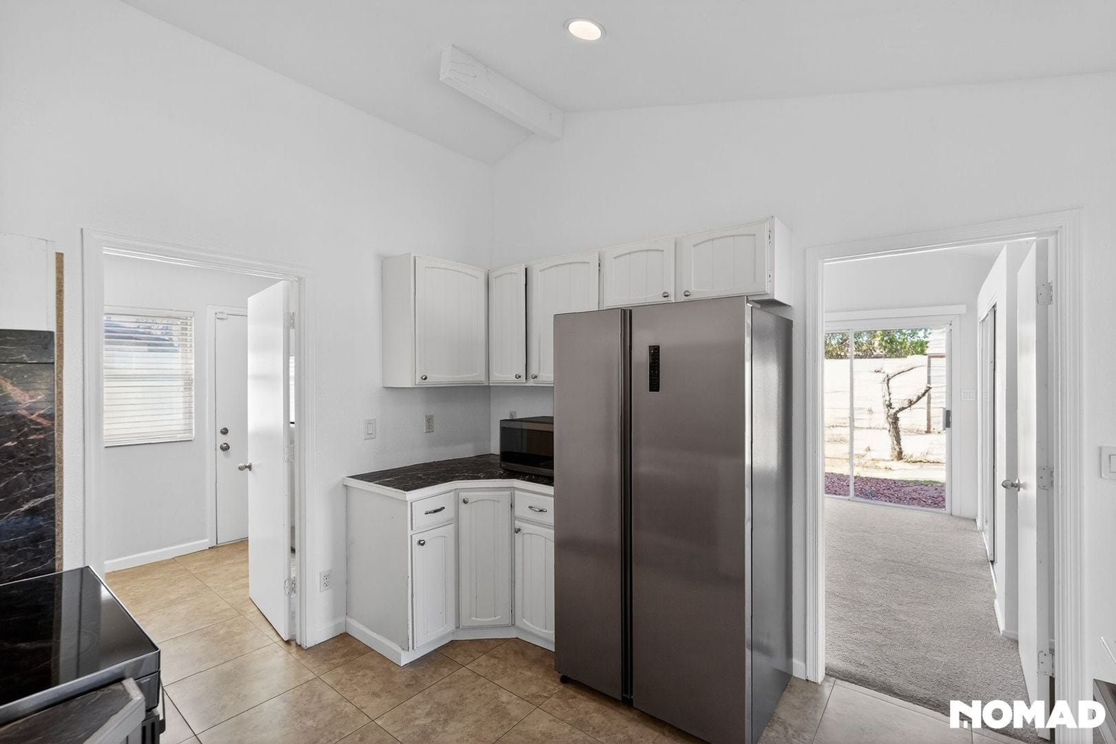 Building Photo - 1636 W Taro Ln