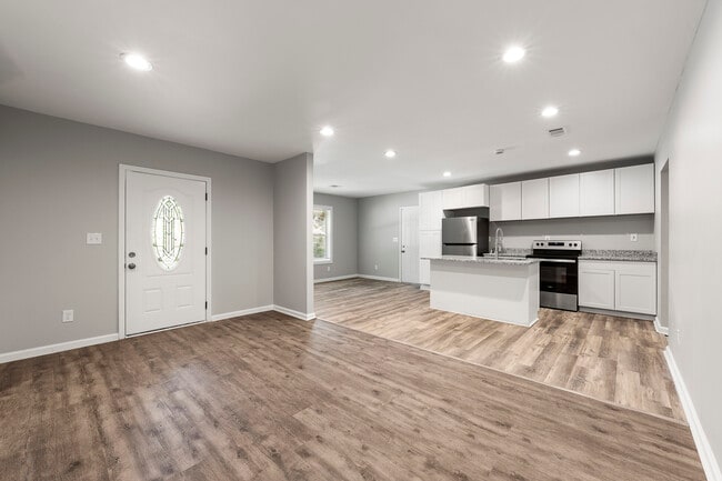 Building Photo - 1780 Brewer Blvd SW