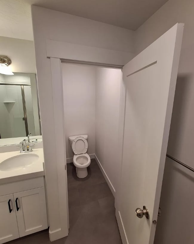 Building Photo - 4 bedroom/2.5 bathroom Townhome in Eagle Mountain