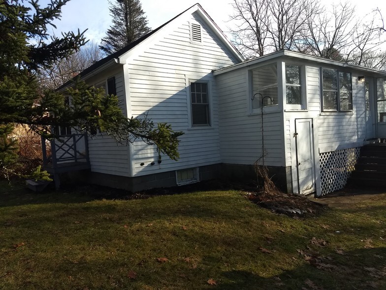 Side View - 38 Snow Rd