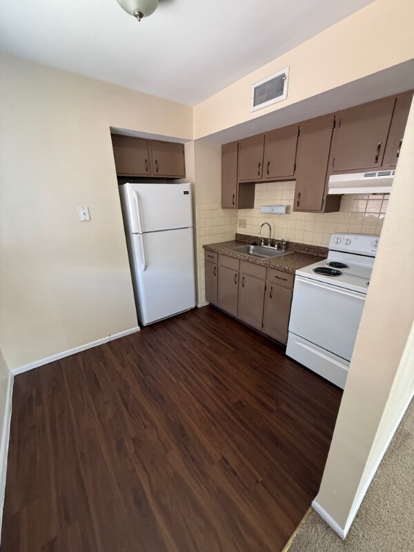 Building Photo - 5401 Eichelberger St