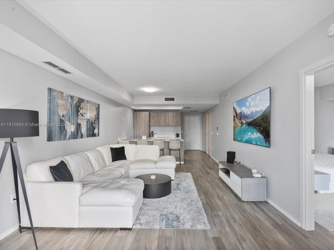 Building Photo - 801 S Miami Ave