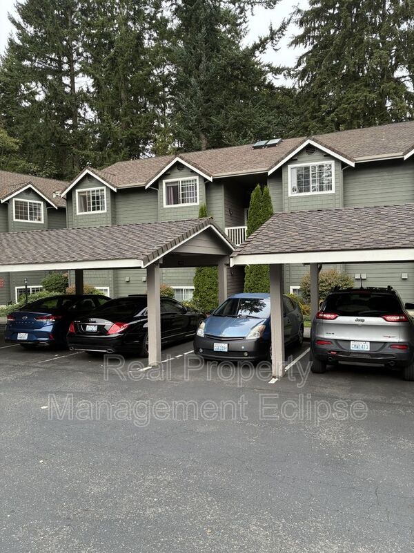 Building Photo - 15433 Country Club Dr