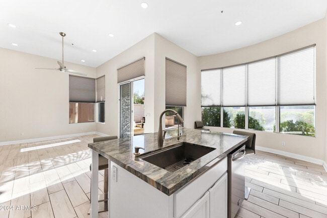 Building Photo - 11811 E Terra Dr