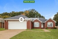 Building Photo - 3 Bedroom Pet-Friendly Home in JACKSON, TN...