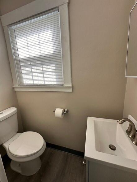 Building Photo - 163 Rhoda Ave