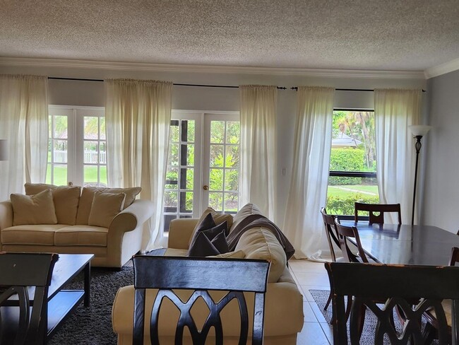Building Photo - 11863 Wimbledon Cir