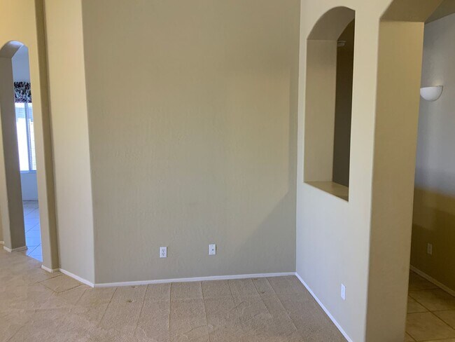 Building Photo - Great home on quiet cut-de-sac