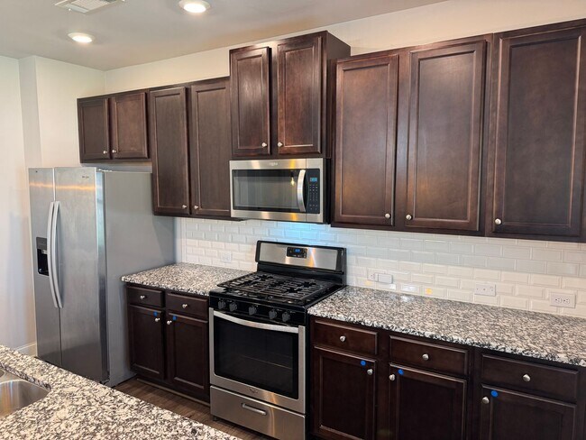 Building Photo - 4472 Beechnut Vw