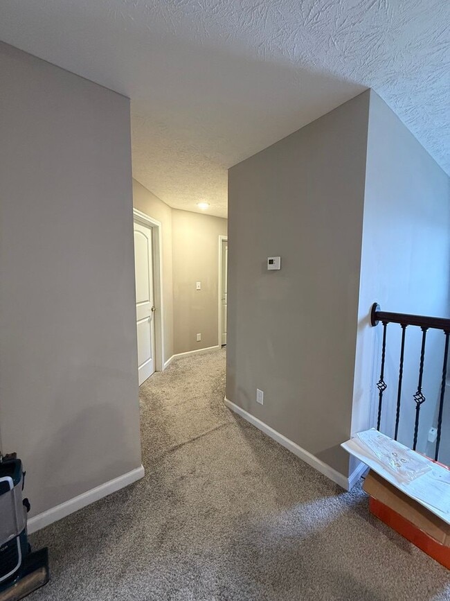 Building Photo - 4 BR WITH OFFICE