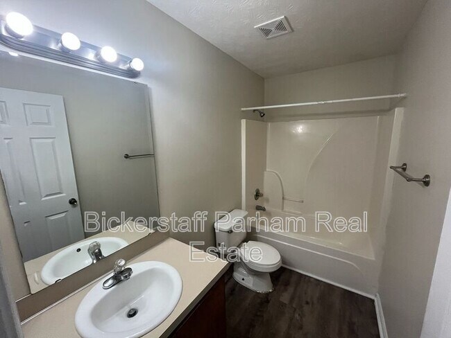 Building Photo - 36 Crosswinds Rd