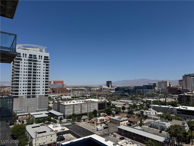 Building Photo - 900 S Las Vegas Blvd