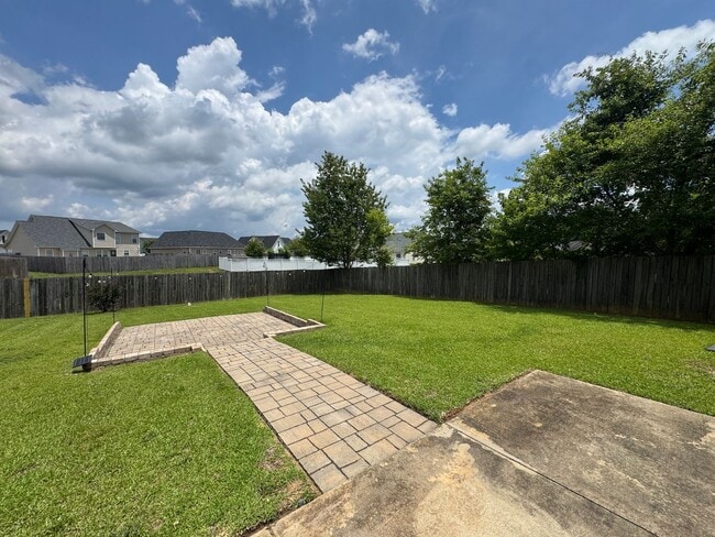 Building Photo - Charming 3 Bed Home Plus Bonus Room