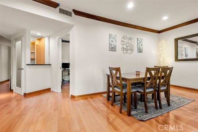 Building Photo - 450 N Oakhurst Dr