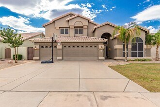 Building Photo - 4 Bedroom 2.5 Bath w/3 Car Garage in Superstition Springs****$1000 off first months rent if rente...