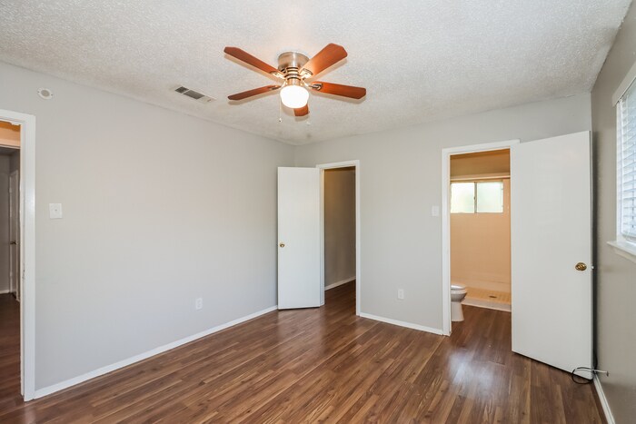 Building Photo - 11750 Murr Way