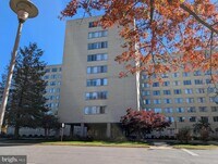 Building Photo - 6641 Wakefield Dr