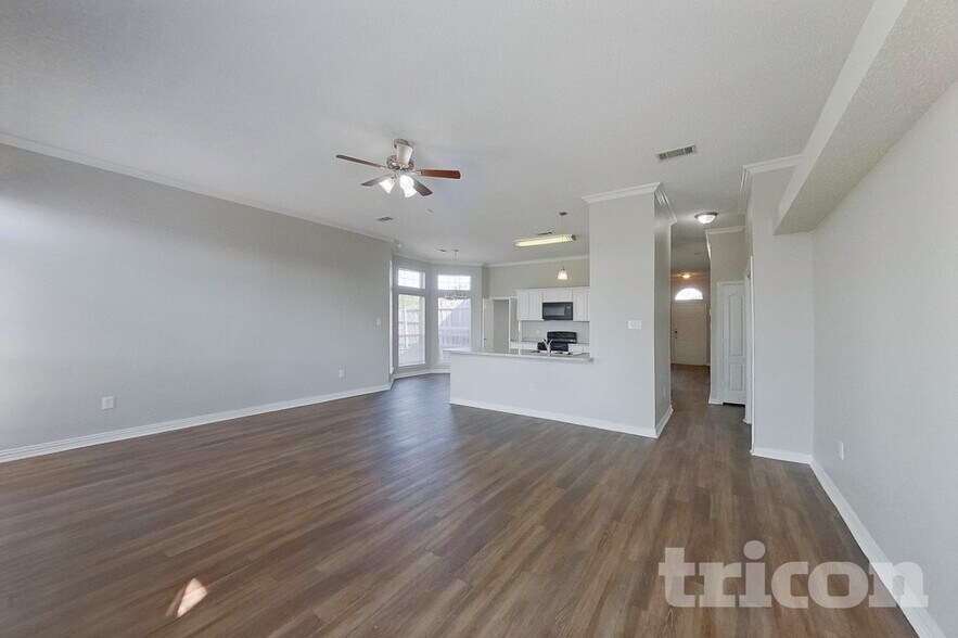 Building Photo - 1362 Meadow Creek Dr