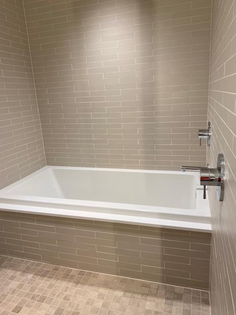 Building Photo - 1001 Queen St