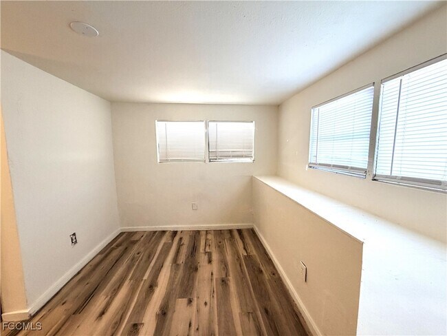 Building Photo - 8115 Tolles Dr