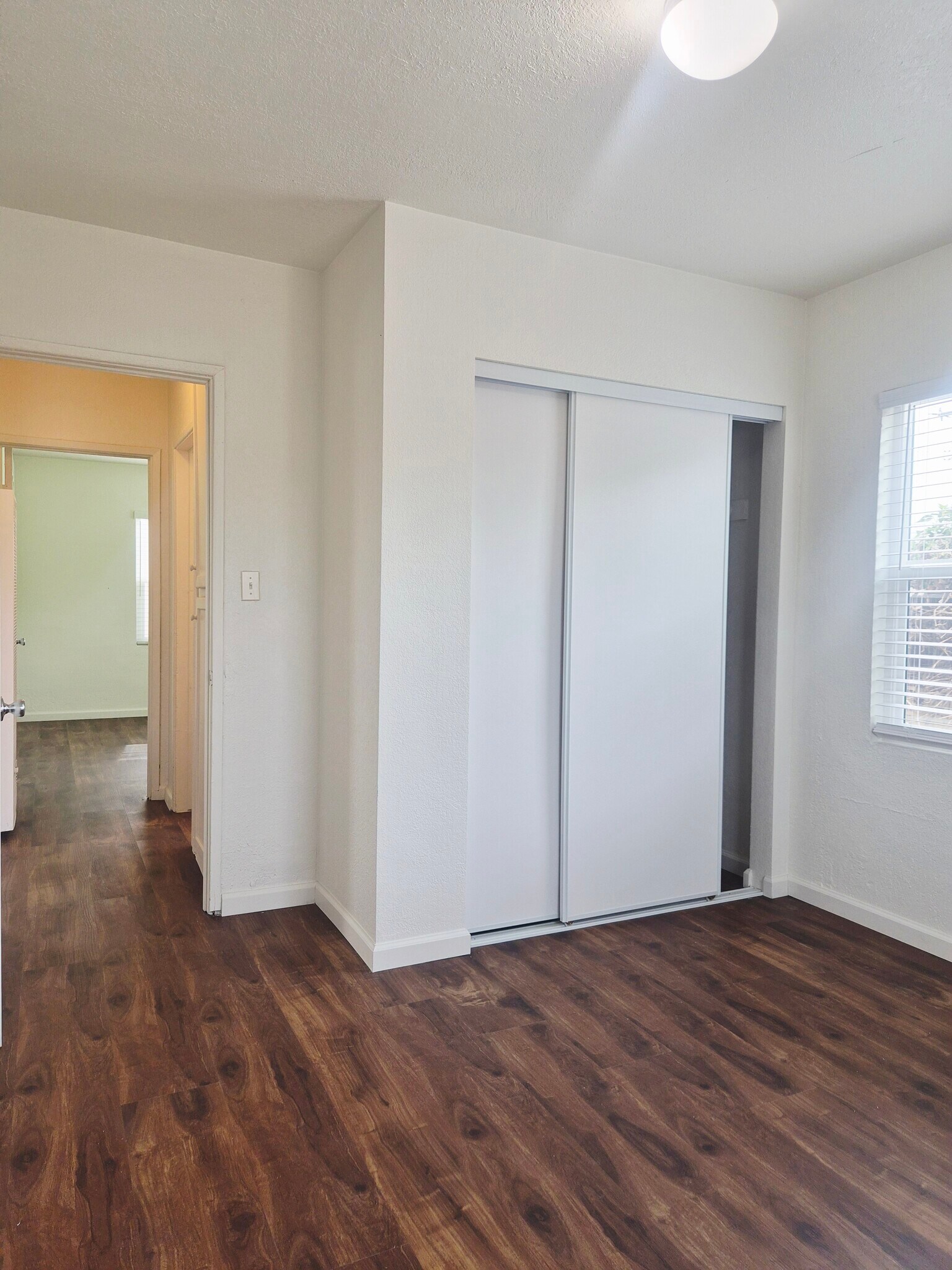 Building Photo - 9943 Catawba Ave