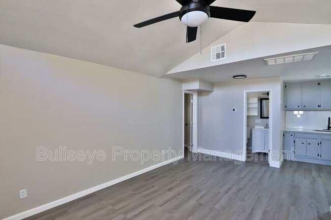 Building Photo - 1803 North 25th Pl