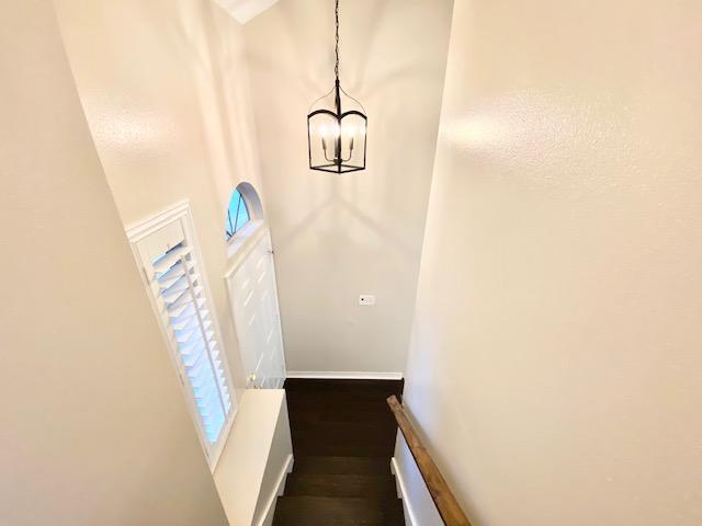 Building Photo - 213 Parkwood Cir
