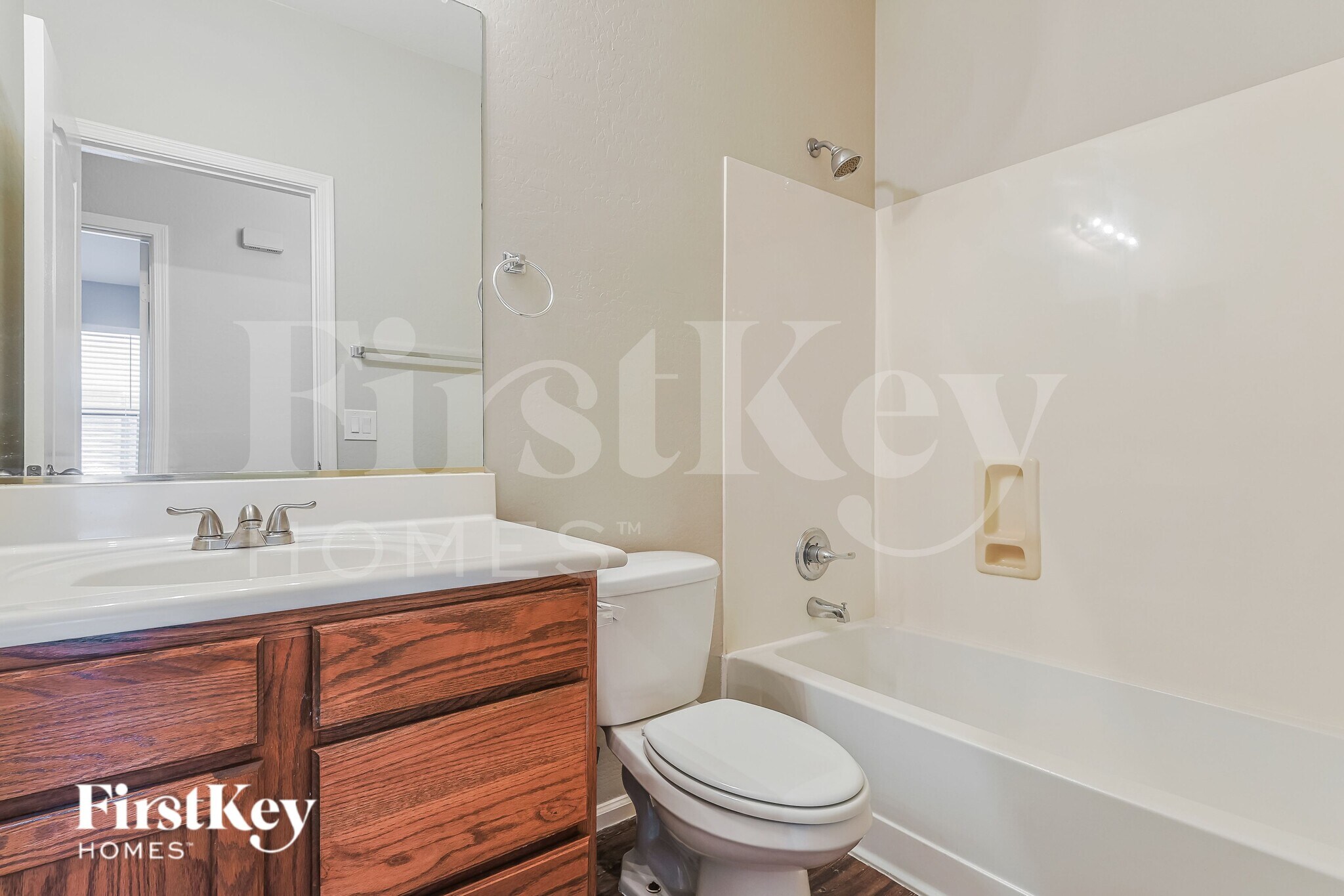 Building Photo - 4225 E Coal St