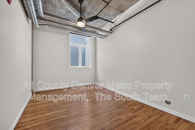 Building Photo - 3201 Shoshone St