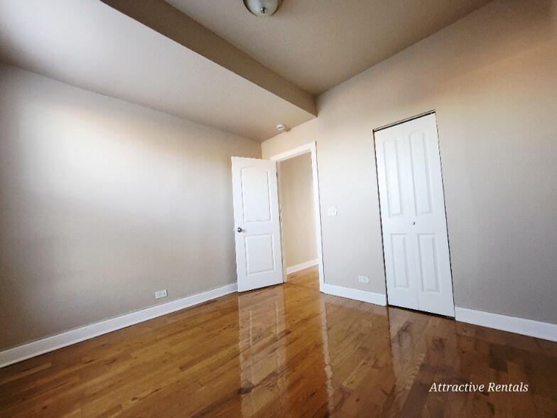 Building Photo - 6507 S Ingleside Ave