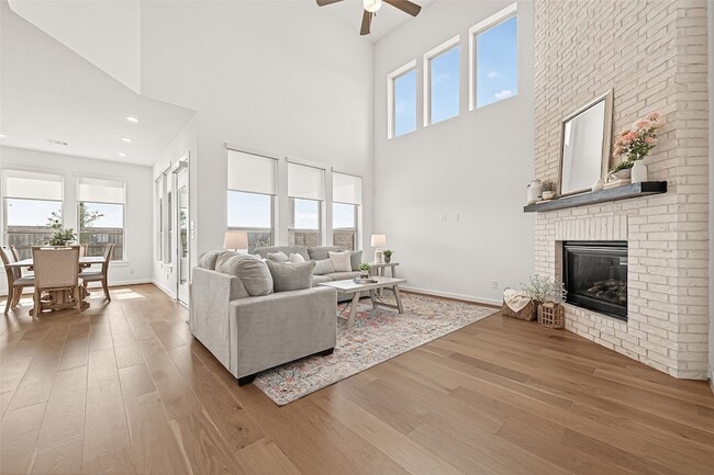 Building Photo - 7427 Compass Dr