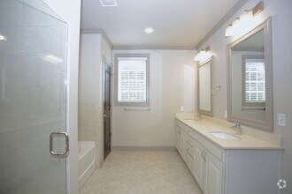 Interior Photo - Camden Paces