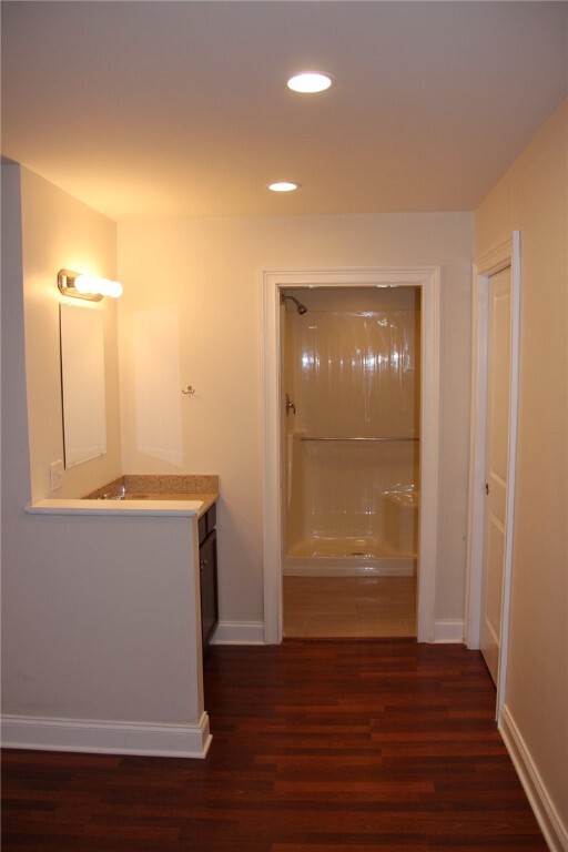 Building Photo - 114 Averill Ave