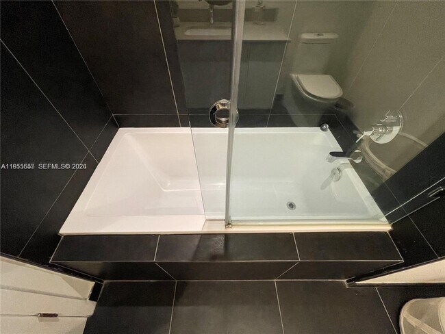 Building Photo - 1600 NE 1st Ave