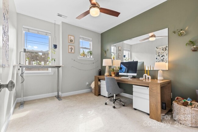 Building Photo - 2613 Statesville Ave