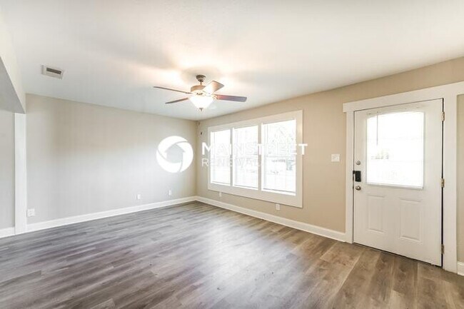 Building Photo - 3 Bedroom Pet-Friendly Home in CRANDALL, TX with Main Street Renewal