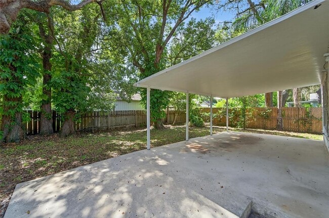 Building Photo - 8723 N Dexter Ave